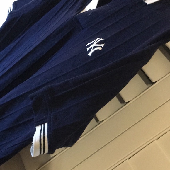 NY Yankees Polo navy blue shirt size Medium Stitches brand - Picture 9 of 17